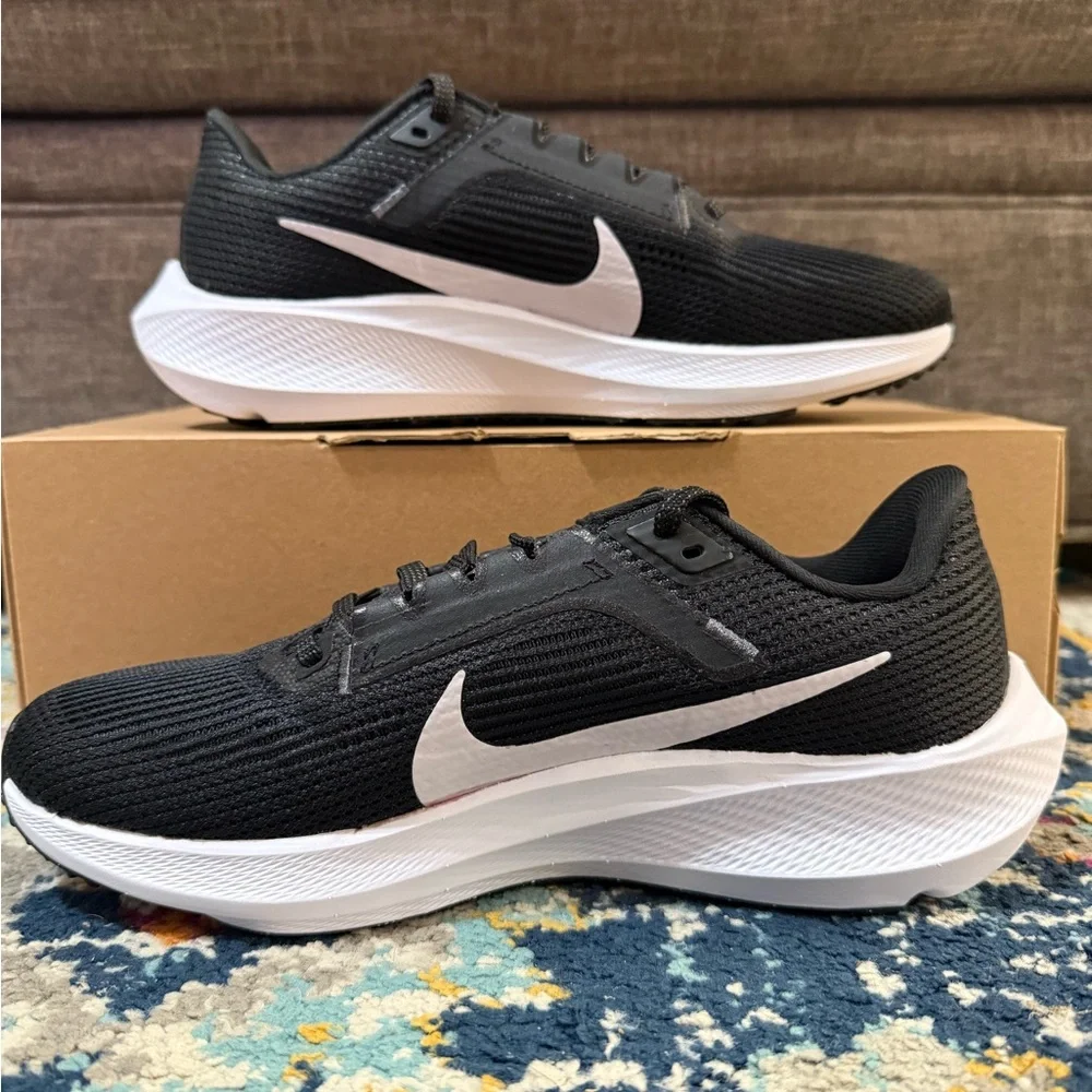 Size 9 - Nike Women’s Air Zoom Pegasus 40 “Black White”